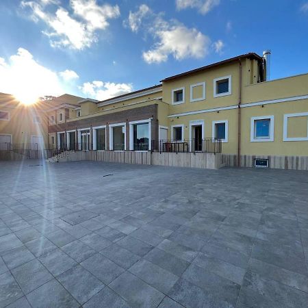 Отель Stella Del Mare Санта-Маринелла Экстерьер фото