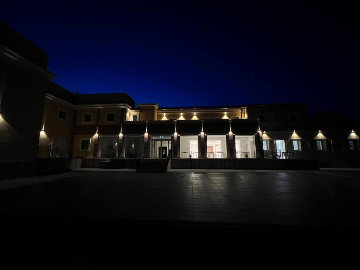 Отель Stella Del Mare Санта-Маринелла Экстерьер фото